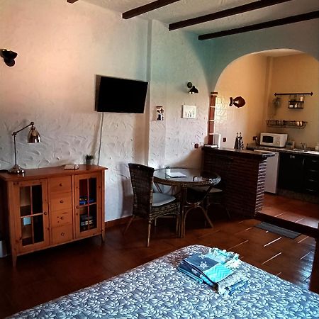 Bed and Breakfast Cortijo Petra Villanueva del Rosario Экстерьер фото